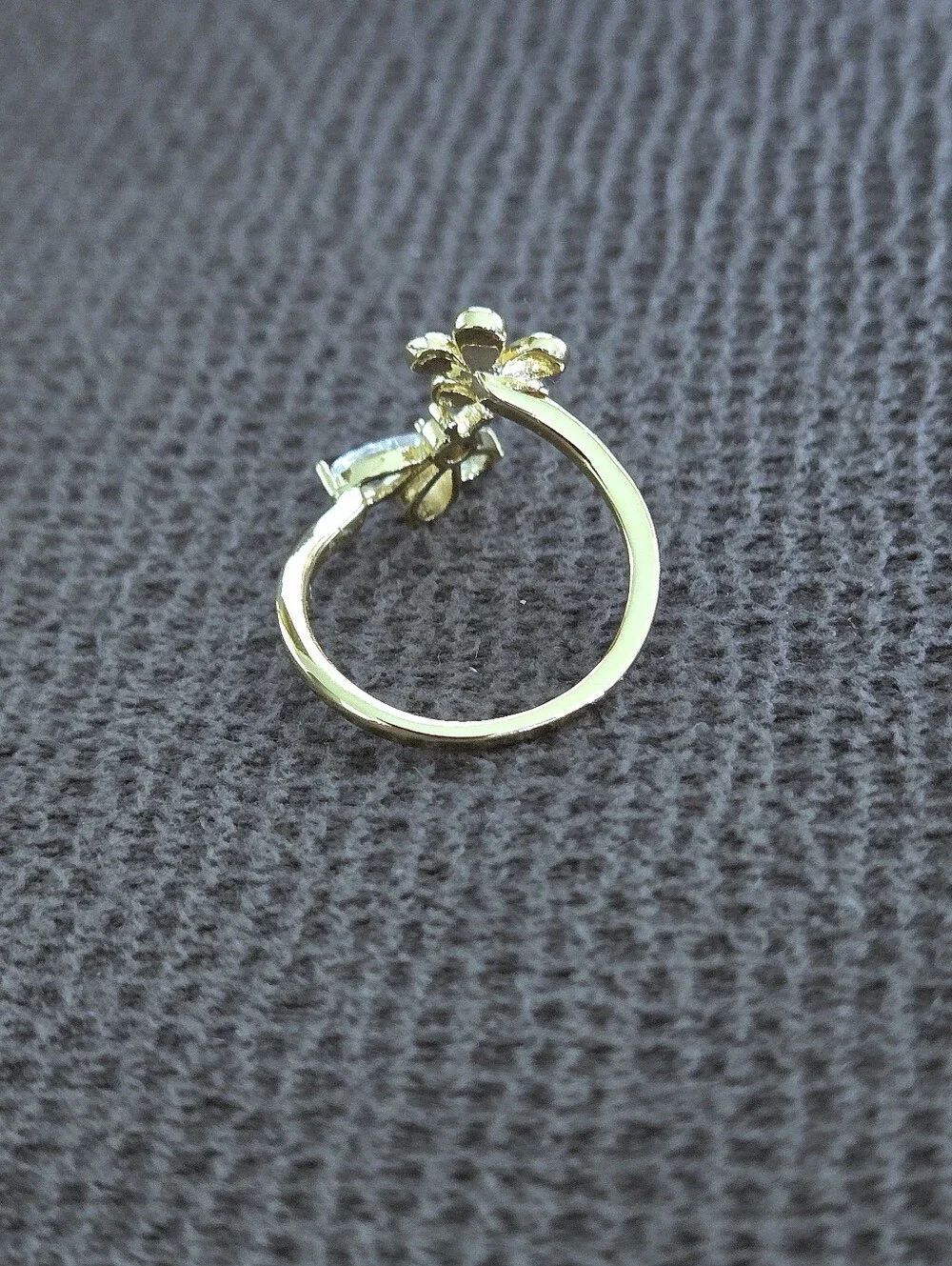 La Meno Flower🌸 and Bee🐝 Bypass Ring💍 - NIB - Picture 13 of 16